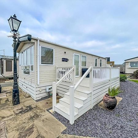 Lovely 6 Berth Caravan With Decking And Wifi In Kent, Ref 47017C Hotel Whitstable Exterior foto