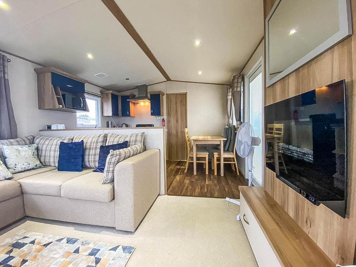 Lovely 6 Berth Caravan With Decking And Wifi In Kent, Ref 47017C Hotel Whitstable Exterior foto