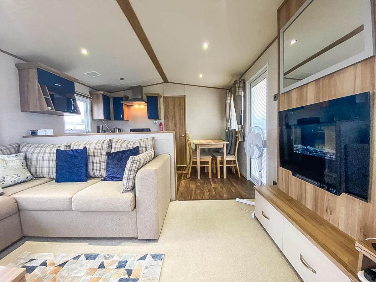 Lovely 6 Berth Caravan With Decking And Wifi In Kent, Ref 47017C Hotel Whitstable Exterior foto