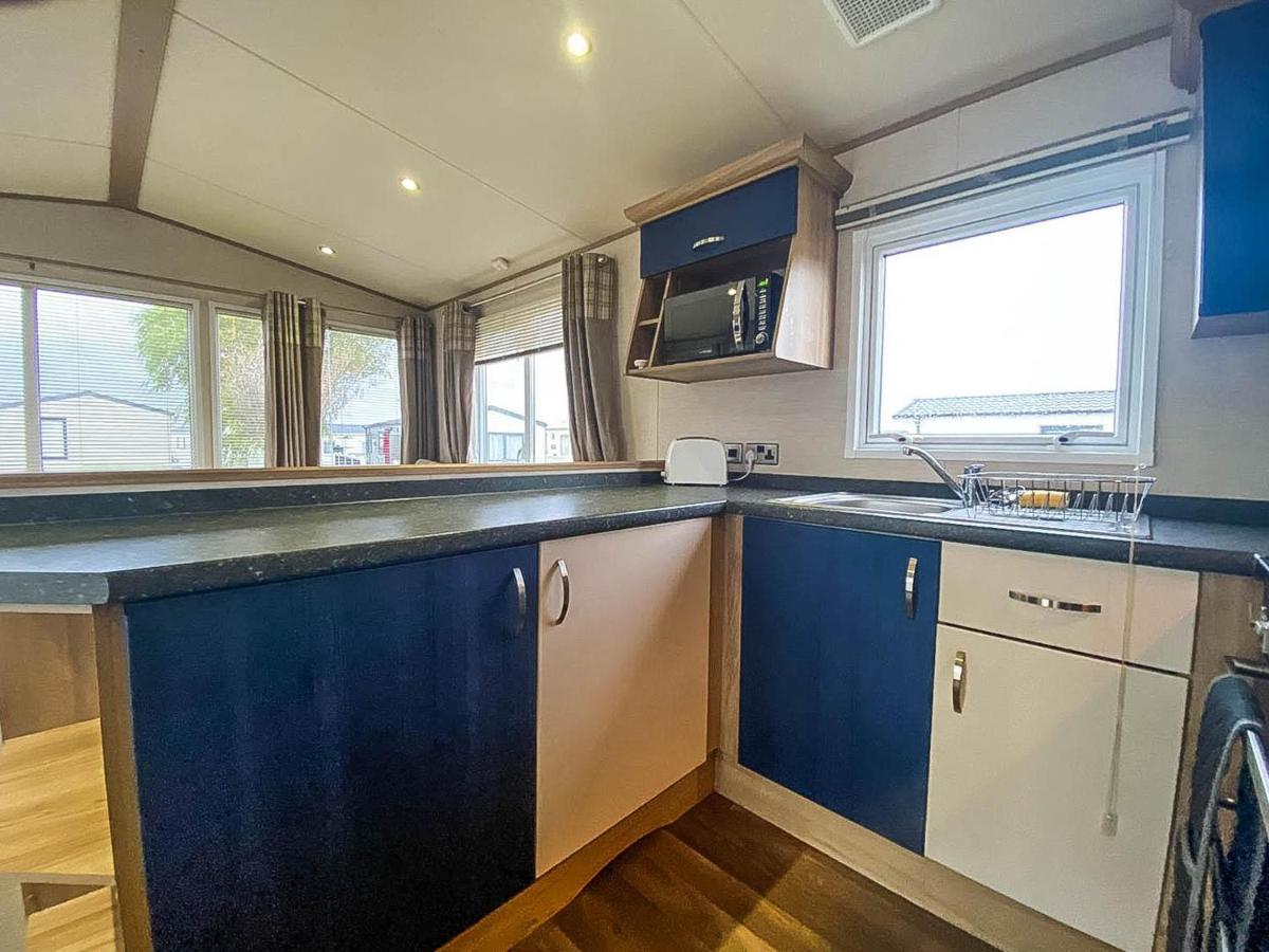 Lovely 6 Berth Caravan With Decking And Wifi In Kent, Ref 47017C Hotel Whitstable Exterior foto