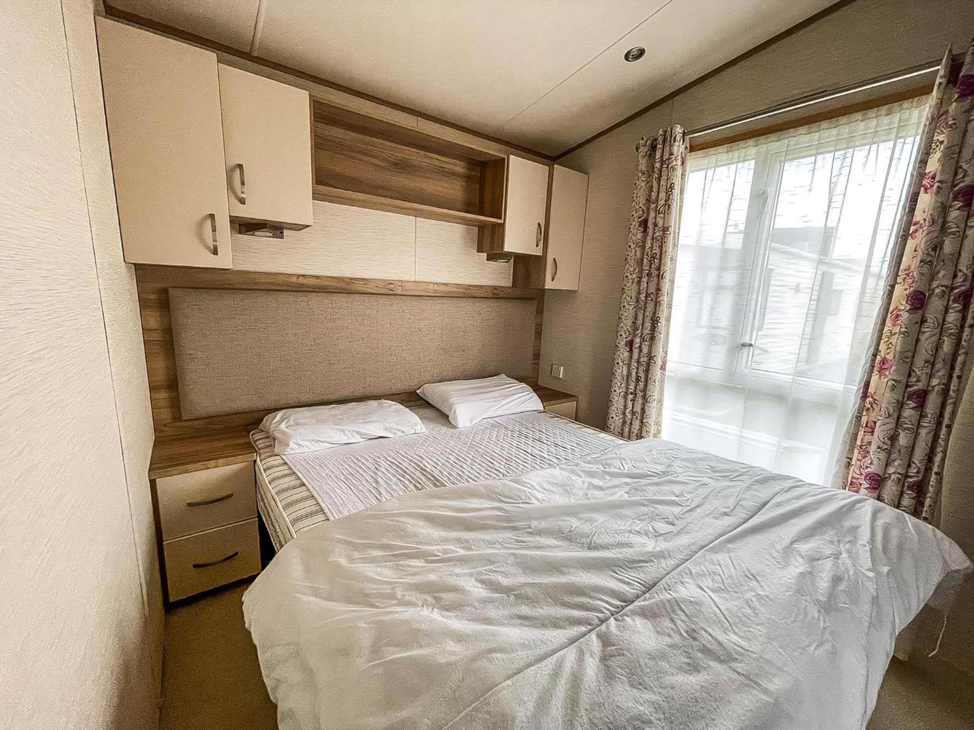 Lovely 6 Berth Caravan With Decking And Wifi In Kent, Ref 47017C Hotel Whitstable Exterior foto